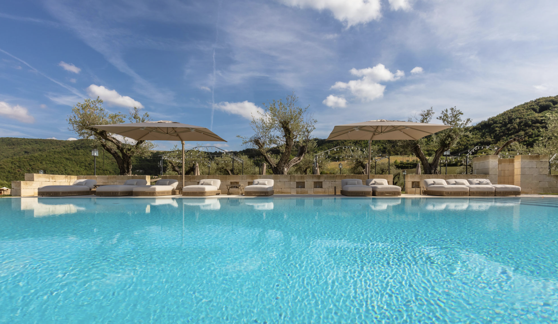 Aperitivo in piscina